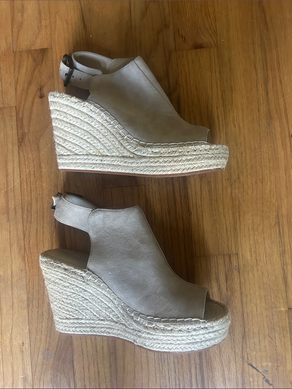 Kenneth Cole New York Beige Taupe Espadrille Wedge Sandals